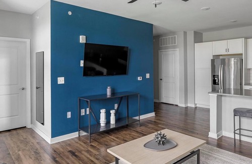 Madison Apartment | Landing | Amazing 1BD, Pool, Gym