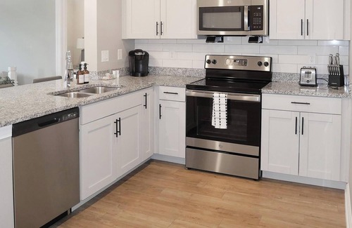 Fort Myers Apartment | Landing | Amazing 1BD, Pool, Gym