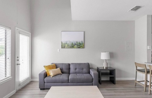 Fort Worth Apartment | Landing | Amazing 1BD, Pool, Gym