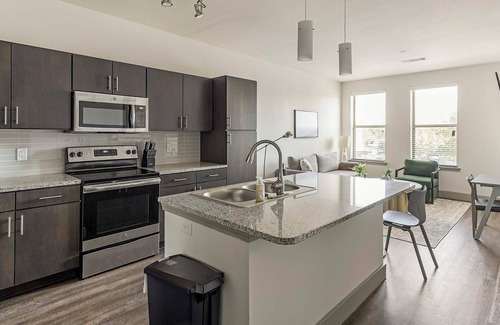 Haltom City Apartment | Landing | Amazing 1BD, Pool, Gym