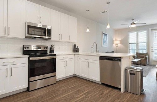 Wetmore Apartment | Landing | Amazing 1BD, Gym, Clubhouse