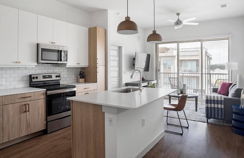 Austin Apartment | Landing | Amazing 1BD, Yoga Studio, Pool