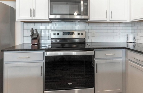 San Marco Apartment | Landing | Amazing 2BD, Pool, Gym