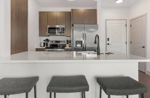 Richmond Apartment | Landing | Amazing 2BD, Clubhouse, Pool