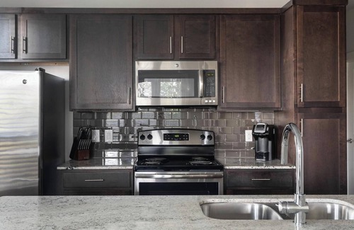 Buda Apartment | Landing | Amazing 2BD, Clubhouse, Gym