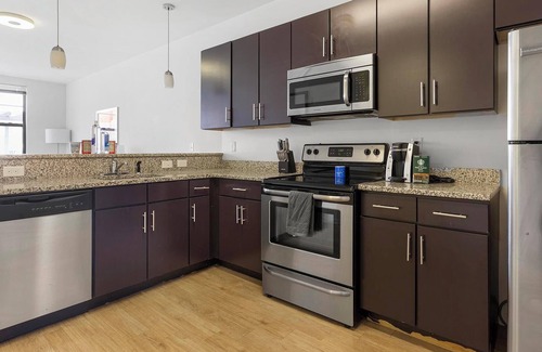 Richmond Apartment | Landing | Amazing 2BD, Gym
