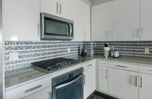 Houston Apartment | Landing | Amazing 2BD, Pool, Gym