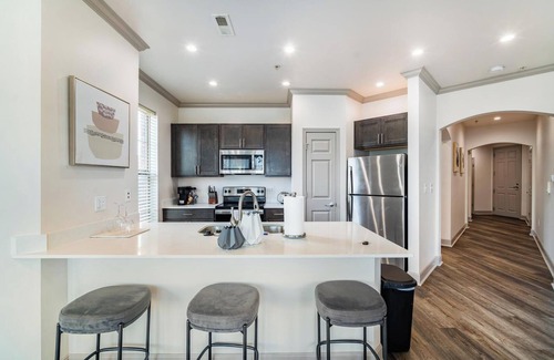 Corryville Apartment | Landing | Amazing 2BD, Pool, Clubhouse