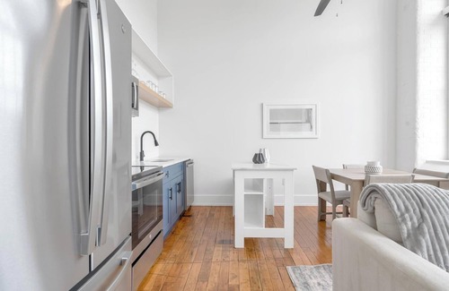 Greenville Apartment | Landing | Amazing 2BD, Yoga Studio, Gym