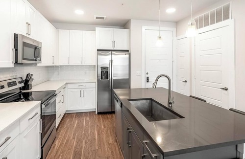Wetmore Apartment | Landing | Amazing 2BD, Yoga Studio, Pool
