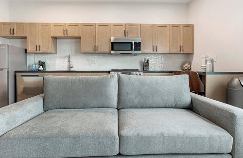 Kensington Apartment | Landing | Amazing Studio, Gym, Rooftop Lounge