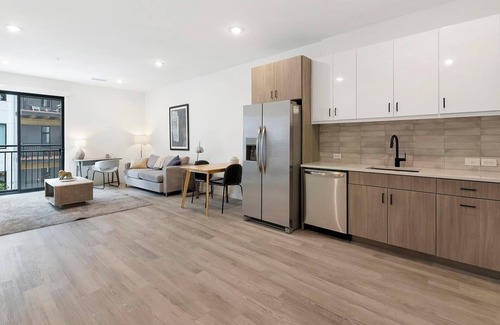 Richmond Apartment | Landing at 1510 Belleville - 1 Bedroom in Scott.