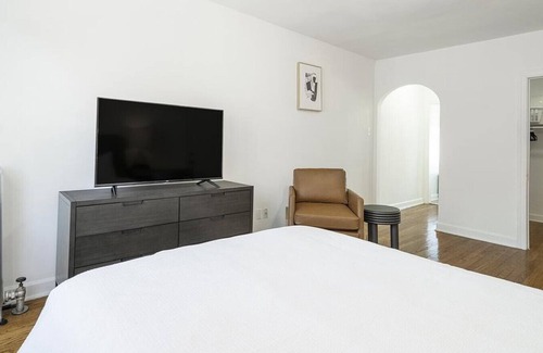 North Kenwood Apartment | Landing at 4455 S. Greenwood Avenue - Studio in Kenwood