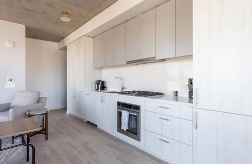 Buckman Neighborhood Apartment | Landing at 5 MLK - 2 Bedrooms in Southeast Portland