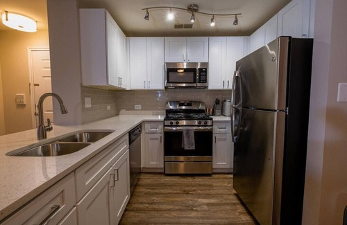 Naperville Apartment | Landing at 803 Corday at Naperville - 1 Bedroom in Naperville Park District
