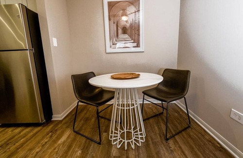 Naperville Apartment | Landing at 803 Corday at Naperville - 1 Bedroom in Naperville Park District