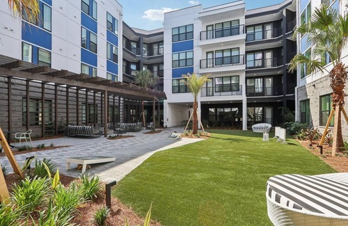 Southbank Apartment | Landing at Artea at Southbank - 1 Bedroom in Do.