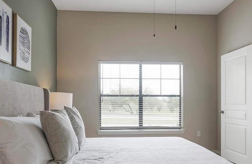 Hill Country Galleria Apartment | Landing at Avanti Hills at the Galleria - 1 Bedroom in Hill Country Galleria