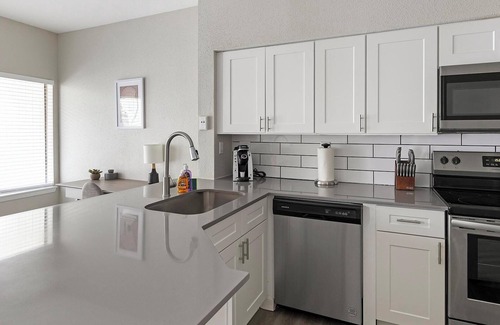 Fort Worth Apartment | Landing at Axis Waterfront - 2 Bedrooms in Sout.