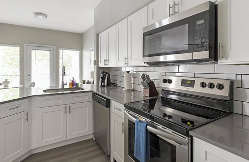 Fort Worth Apartment | Landing at Axis Waterfront - 2 Bedrooms in Sout.