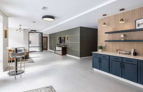 Little Italy Apartment | Landing at Baricelli - 1 Bedroom in University .