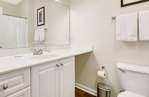 Town Center Apartment | Landing at Barrett Walk - 2 Bedrooms in Town Center