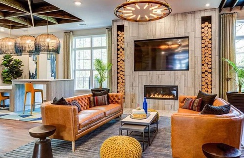North Chesterfield Apartment | Landing at Boulders Lakeside - 1 Bedroom in Downtown North Chesterfield