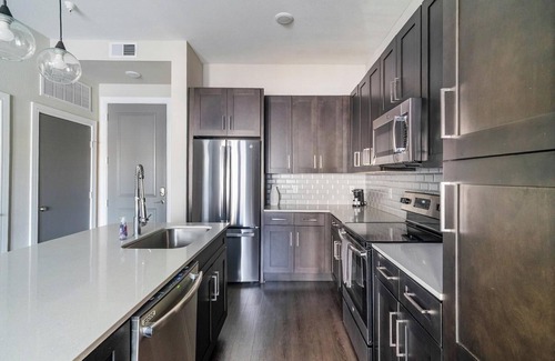 Central Business District Apartment | Landing at Canal 1535 - 1 Bedroom in Central Bu.