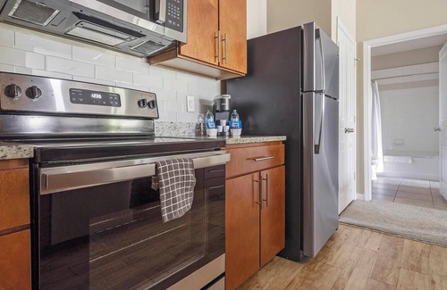 Paw Creek Apartment | Landing at Celsius - 1 Bedroom in Wedgewood