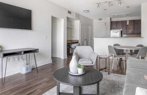Park Central Apartment | Landing at City North - 1 Bedroom in North Dall.