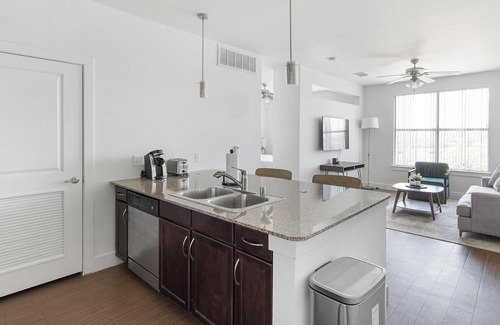 Park Central Apartment | Landing at City North - Studio in Valley Ranch