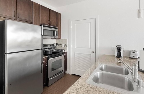 Park Central Apartment | Landing at City North - Studio in Valley Ranch
