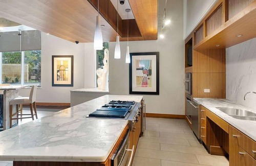 Uptown Apartment | Landing at Cortland on McKinney - 2 Bedrooms in Downtown Dallas