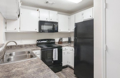 Winston - Salem Apartment | Landing at Crowne Club Apartments - 1 Bedroom in Downtown Winston Salem