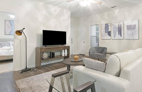 Winston - Salem Apartment | Landing at Crowne Club Apartments - 2 Bedrooms in Downtown Winston Salem