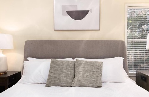 Winston - Salem Apartment | Landing at Crowne Club Apartments - 1 Bedroom in Downtown Winston Salem