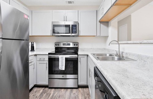 Winston - Salem Apartment | Landing at Crowne Club Apartments - 1 Bedroom in Downtown Winston Salem