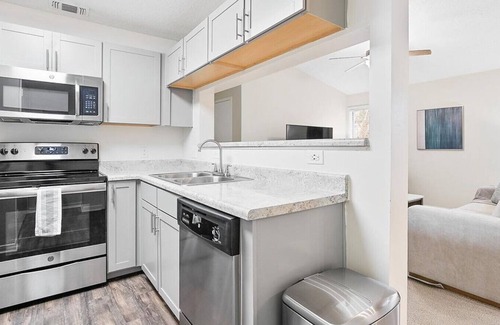 Winston - Salem Apartment | Landing at Crowne Club Apartments - 1 Bedroom in Downtown Winston Salem