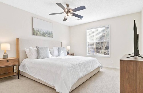 Winston - Salem Apartment | Landing at Crowne Club Apartments - 2 Bedrooms in Downtown Winston Salem