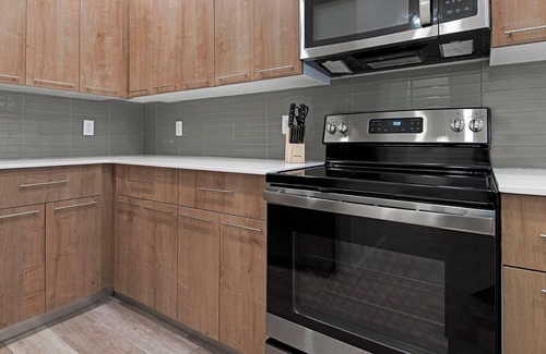 Florida Center Apartment | Landing at Deseo Grande - 1 Bedroom in Southwes.