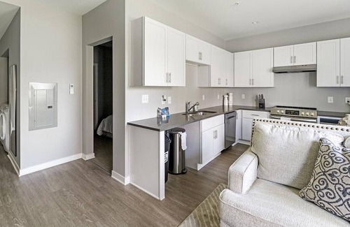 Nashville Apartment | Landing at Fifty Forty Flats - Studio in Lenox Village