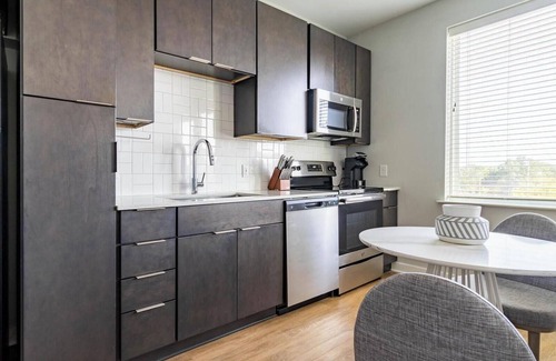 Durham Apartment | Landing at Foster on the Park - Studio in Downtown