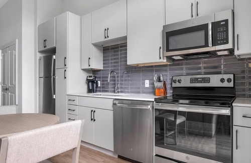 Downtown Apartment | Landing at Foster on the Park - 1 Bedroom in Do.