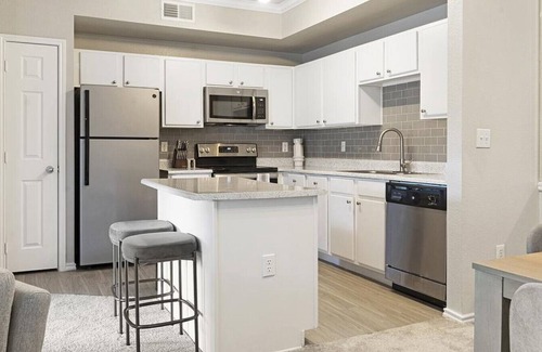 Euless Apartment | Landing at Franciscan At Bear Creek - 2 Bedrooms in Downtown Euless