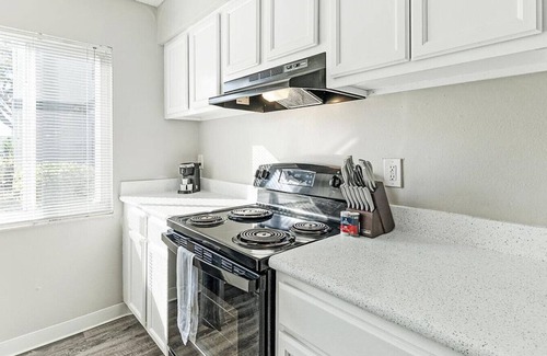 St. Petersburg - Clearwater Apartment | Landing at Gateway on 4th Apartments - 1 Bedroom in Downtown St. Petersburg