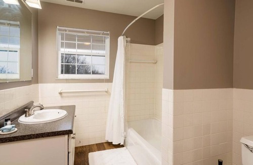 Carmel Apartment | Landing at Gramercy - 1 Bedroom in Downtown Carmel