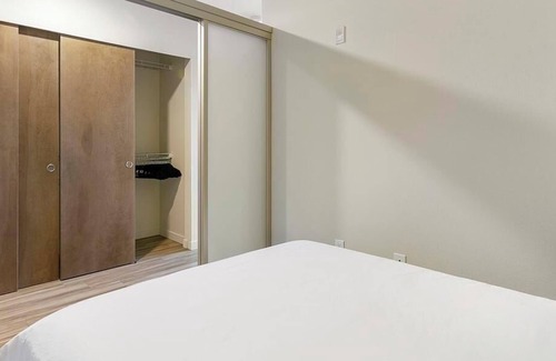 Green Lake Apartment | Landing at Green Lake Village - 1 Bedroom in Northwest Seattle