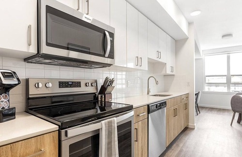 Bridgeton Apartment | Landing at Harbor Sky - Studio in Bridgeton