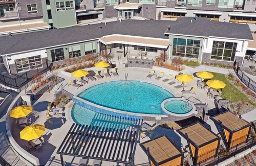 Indian Creek Apartment | Landing at High Line Pointe - 2 Bedrooms in Ind.