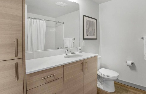 Kent Apartment | Landing at Kairos - 1 Bedroom in Downtown Kent